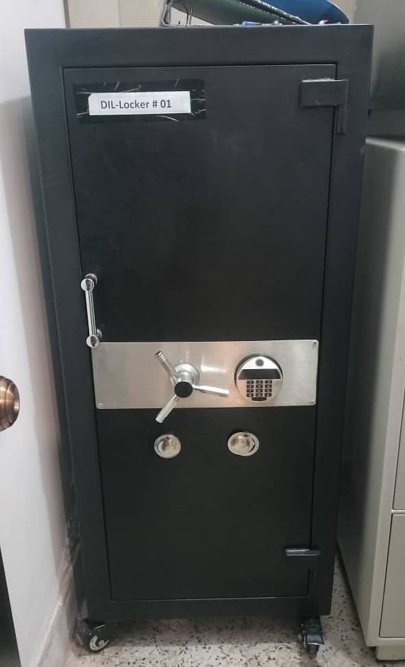 Locker & Safe 9