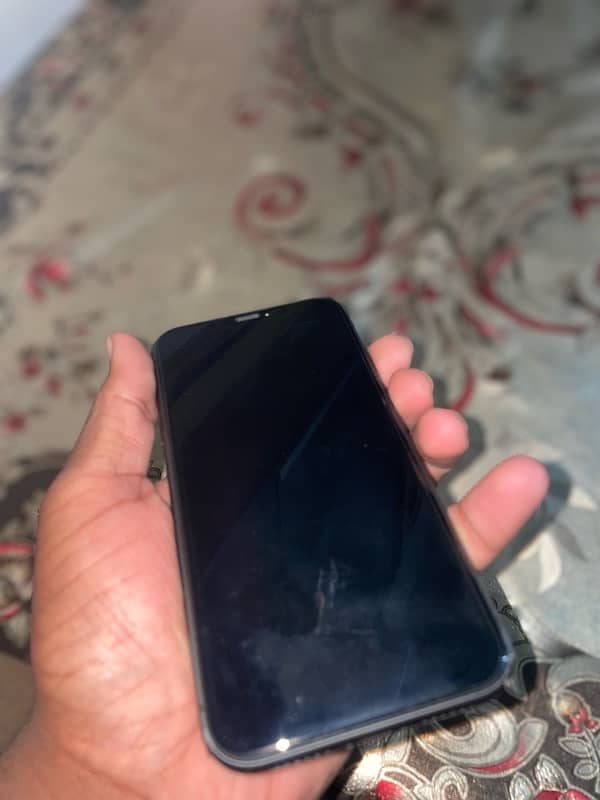 I phone 11 64gb non pta jv black colour 3