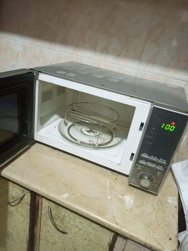 Waves Microwave oven 1