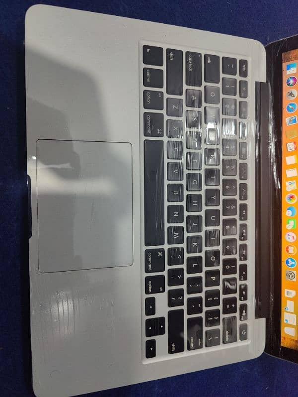 Apple 2013 Macbook pro 1