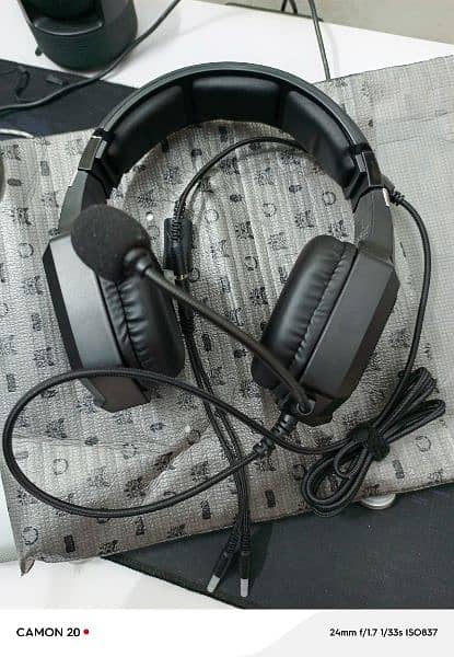 k8 onikuma headset brand new for sale. 1