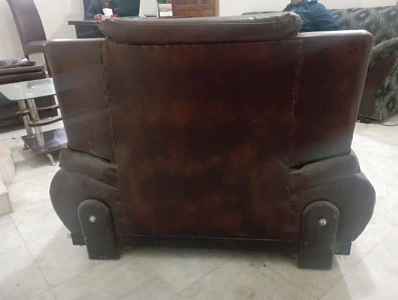 2 leather single sofas 4