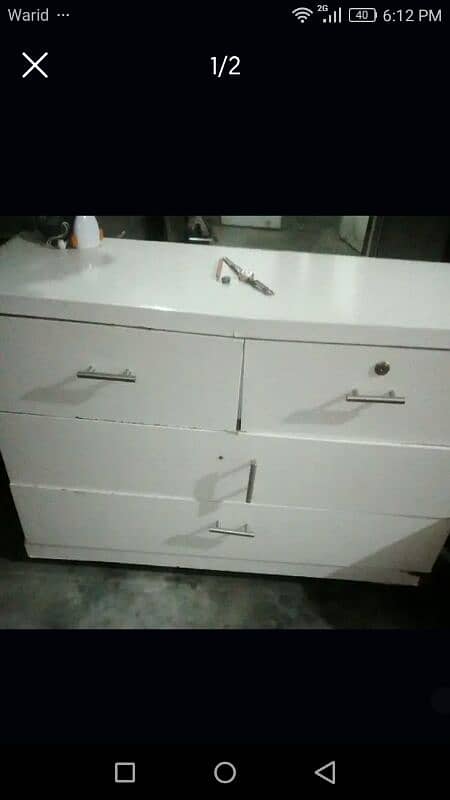 Dressing table for urgent sale 0