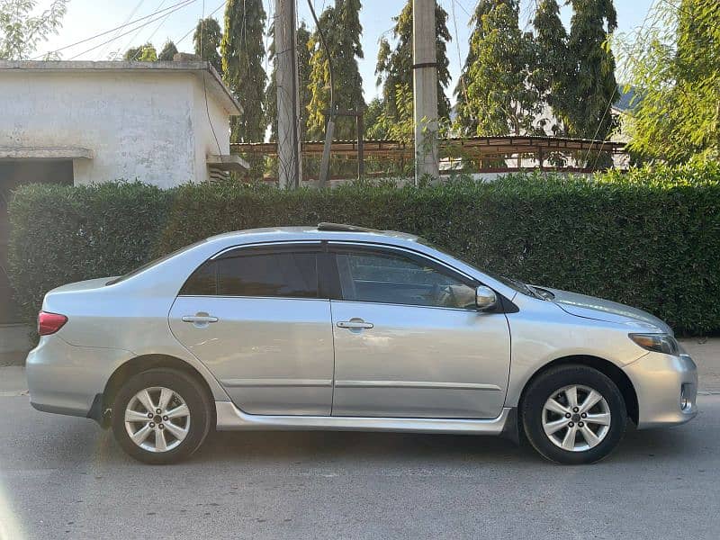 Toyota Corolla Altis (Sunroof 1.6) 2011. 9