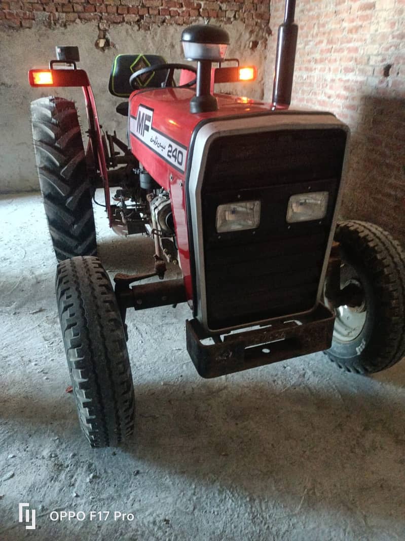 Messy Ferguson 240 tractor 0