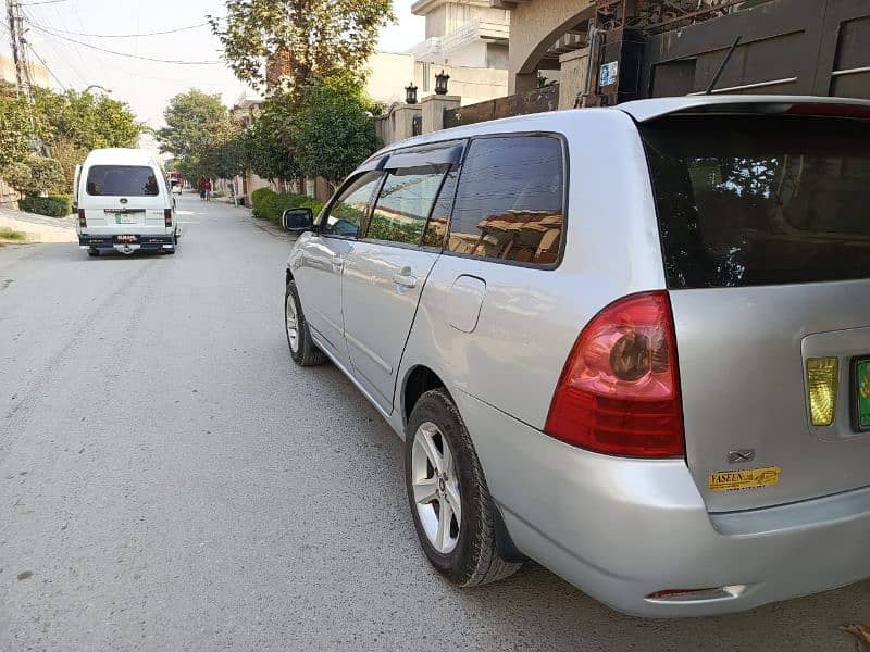 Toyota X Fielder 6/2011 1