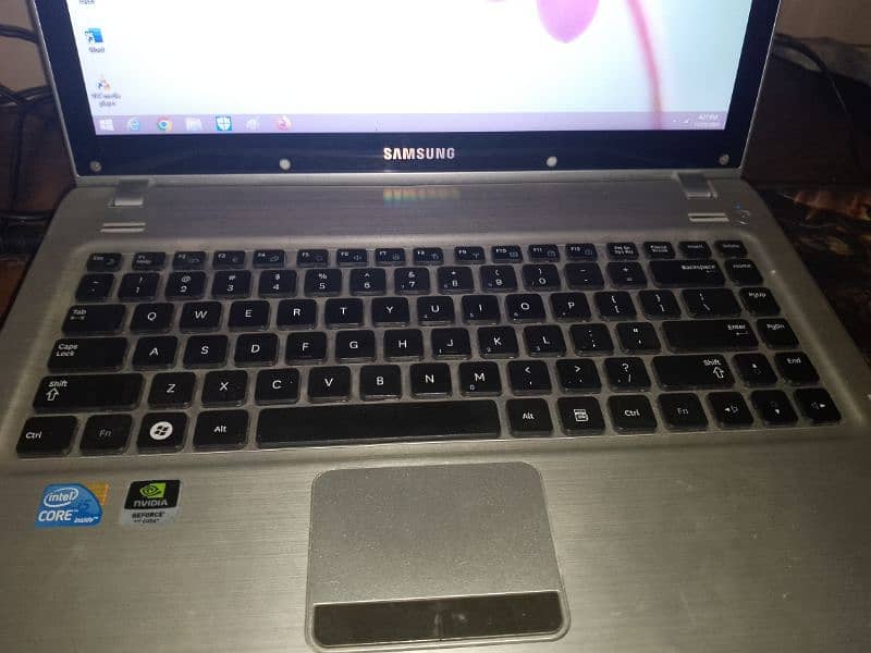 Samsung Laptop 1st Gen Windows 8 – Keyboard 80% Working + Free Mouse 8