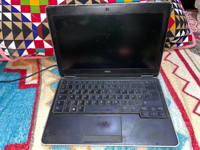 Dell Latitude E7240 Ultrabook 1