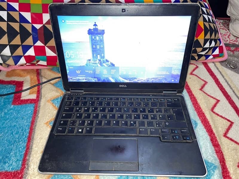 Dell Latitude E7240 Ultrabook 3