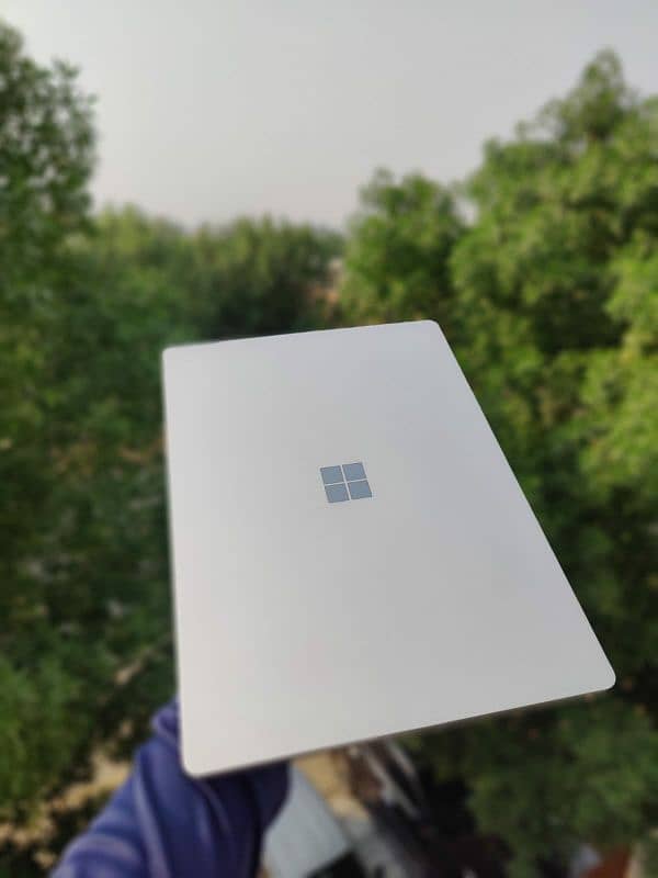 Microsoft Surface Laptop 2 0