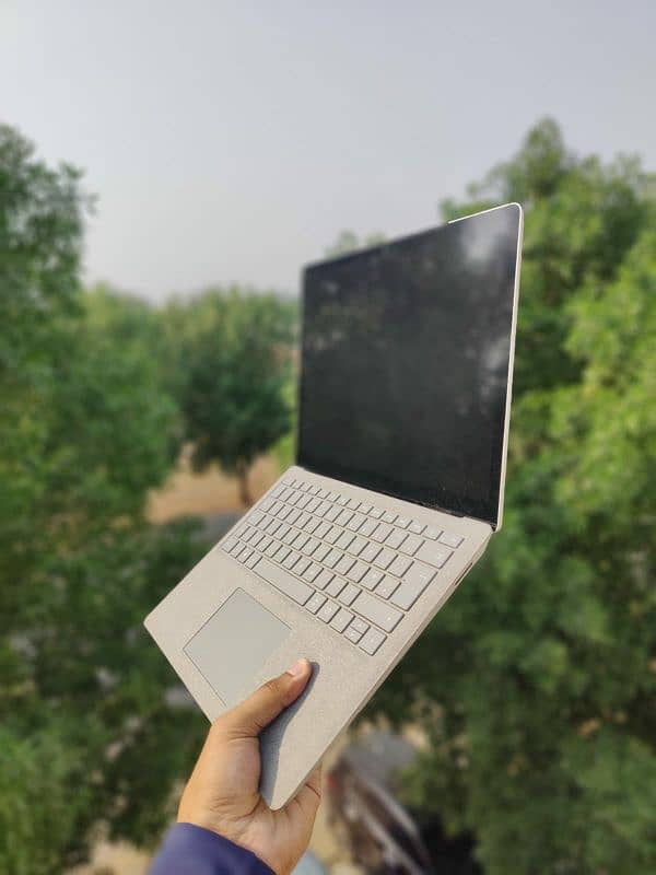 Microsoft Surface Laptop 2 1