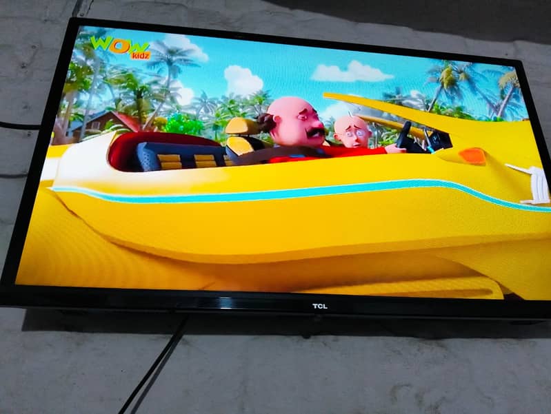 32" TCL Smart LCD With Box 12