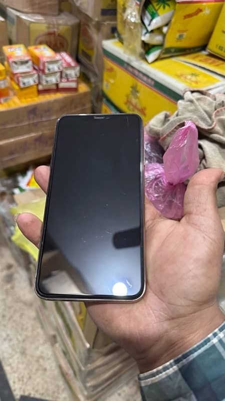 iPhone 11 pro max 64gb dual sim pta approved 5