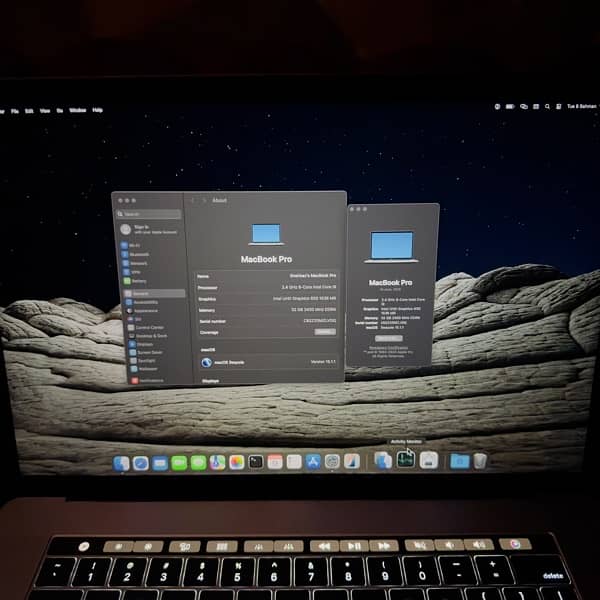 MacBook pro 2019 15.4 inch core i9 CTO 32GB RAM 512GB SSD 8 core GPu 6