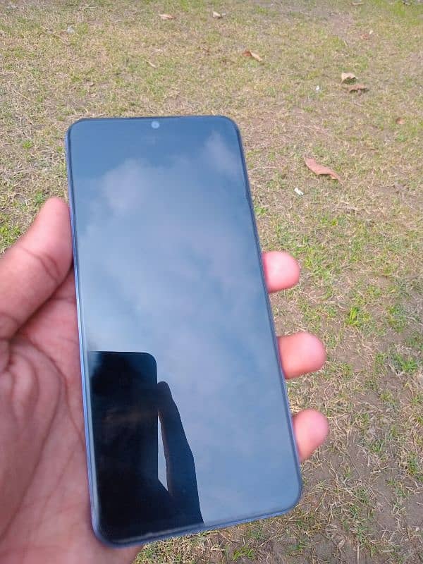 Vivo Y17s 6/128 GB - Full Lush Condition - Original Charger aur Box 1