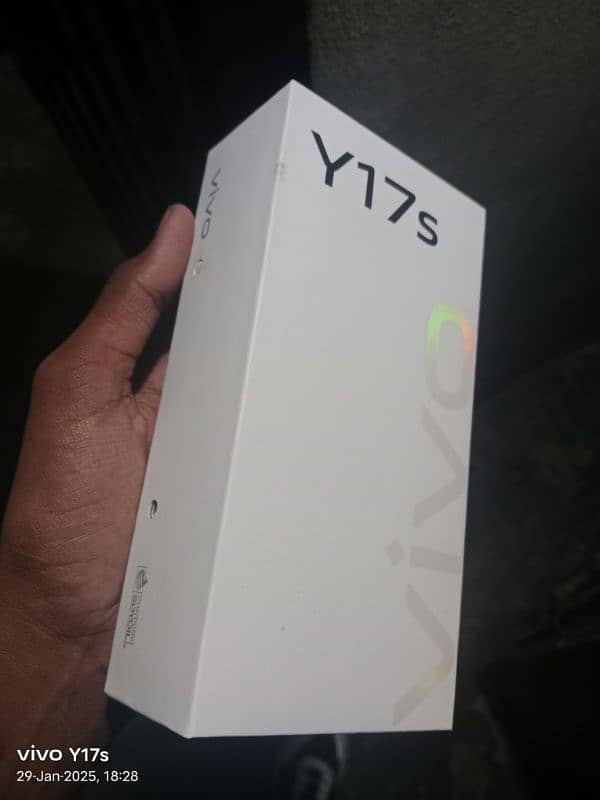 Vivo Y17s 6/128 GB - Full Lush Condition - Original Charger aur Box 4