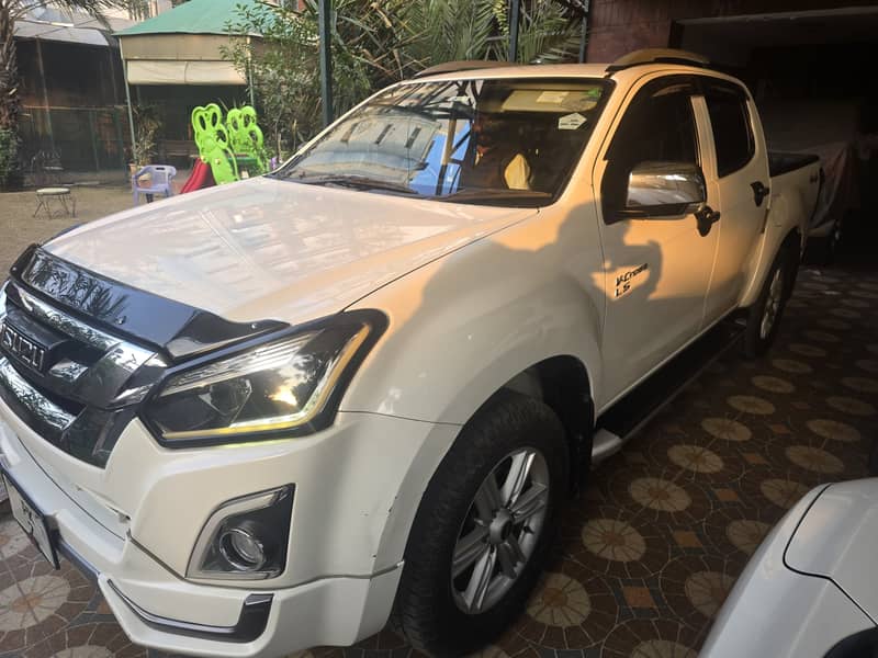 Isuzu D-Max V-Cross 2020 2