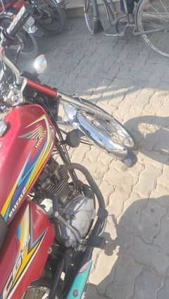 Honda 125 Lahore nbr 03254500046.03472185649