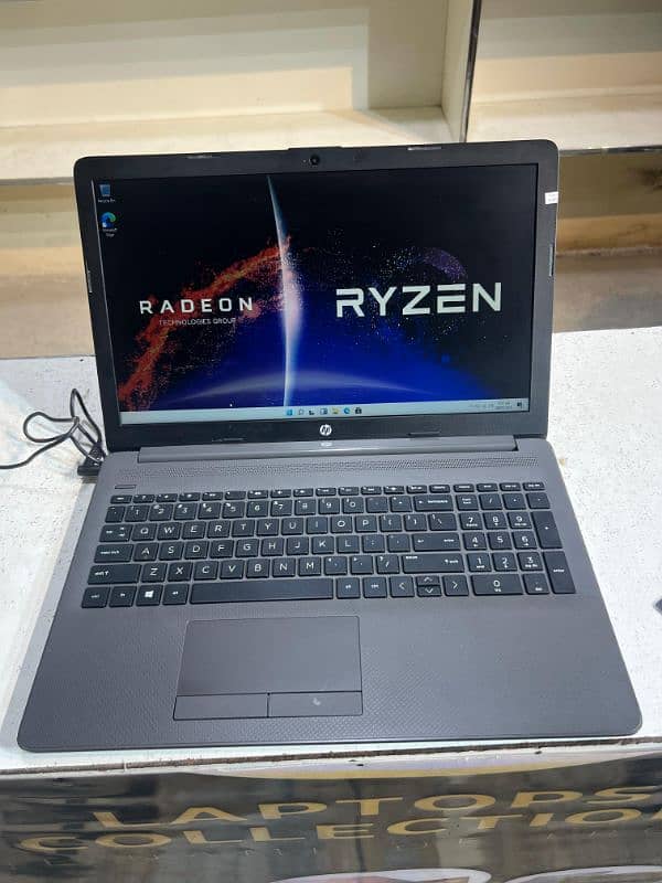 Hp 255 G7 Ryzen 3 3200u Gameing laptop dedicated gpu 6