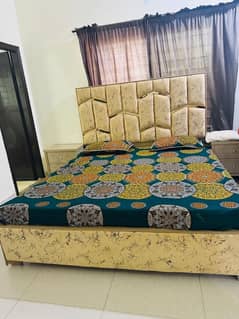 Slightly used Beautiful bed set without mattress