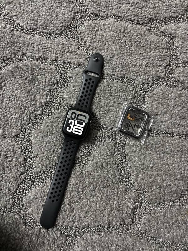 Apple watch series 6 44mm nike edition with extra body 7