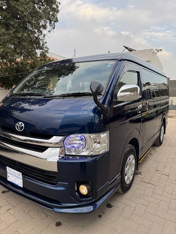 Toyota hiace 1