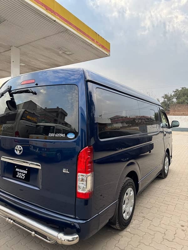 Toyota hiace 5