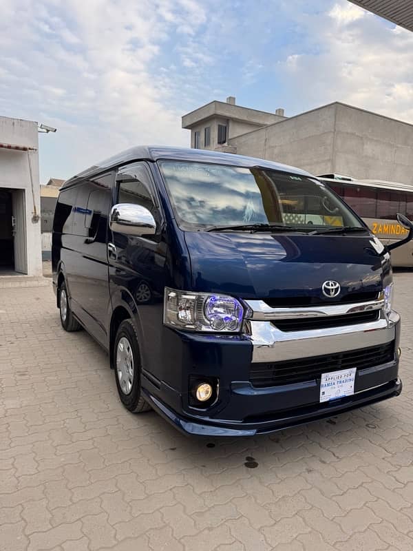 Toyota hiace 12