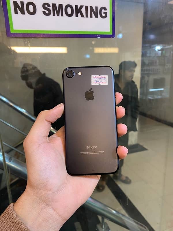 iPhone 7 (non pta ) 4 month sim time water pack 8