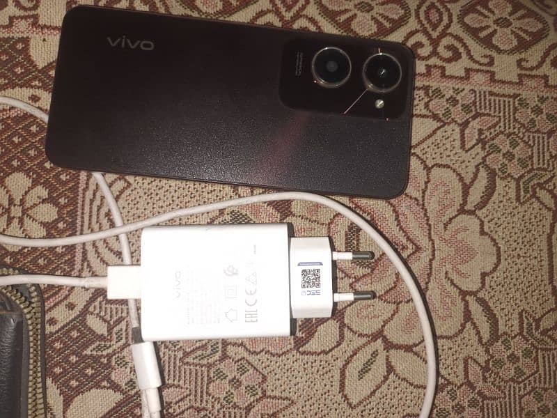 y18 vivo 4/128 for sale 2 month use 3