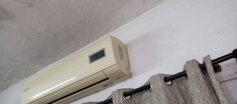 1.5 ton orient split AC Non-Inverter running condition 3