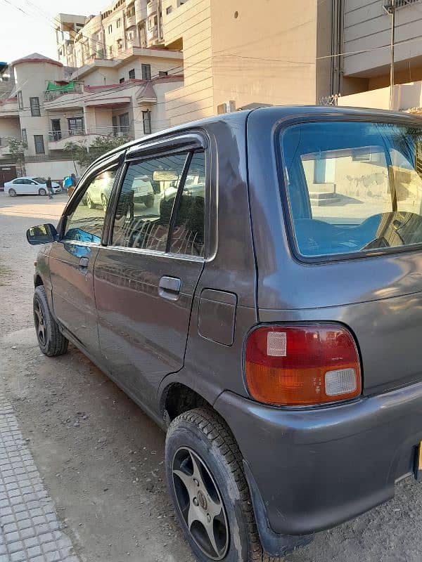 Daihatsu Cuore 2010 5