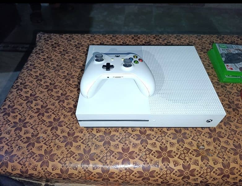 Xbox One S 1Tb 1