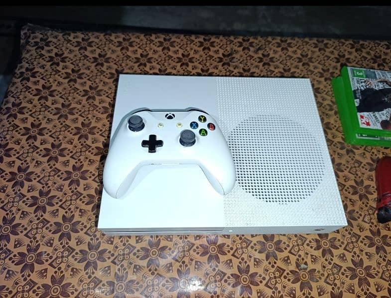 Xbox One S 1Tb 2