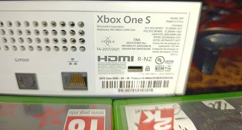 Xbox One S 1Tb 3