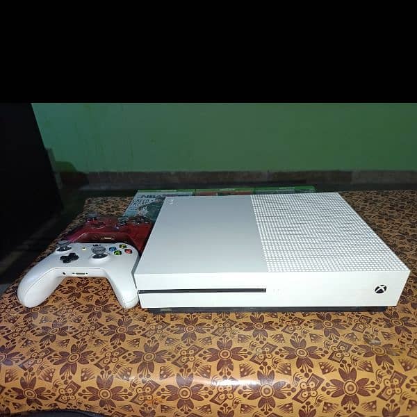 Xbox One S 1Tb 4