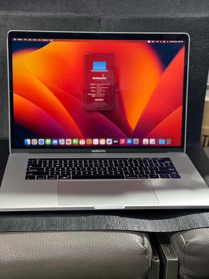 mabook pro 2017 15inch i7 0