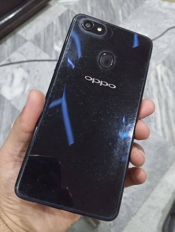 Oppo F7 (64GB, 4GB) 6