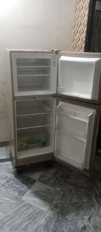 samall size frige for sell 2