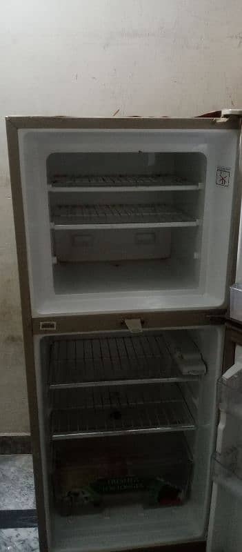 samall size frige for sell 3