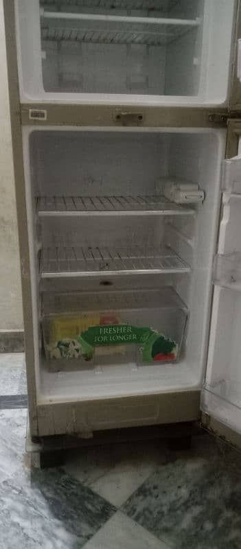 samall size frige for sell 4