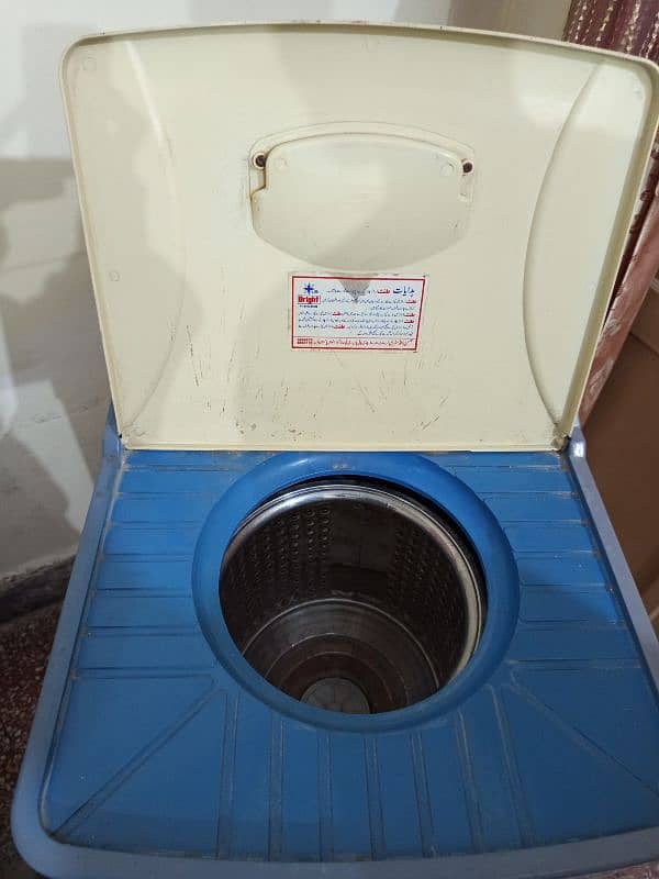 dryer in good condition contact 03208147455 concession b ho Jaye gi 1