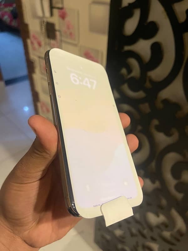 iphone 11 por max Pta approve Golden colour 1