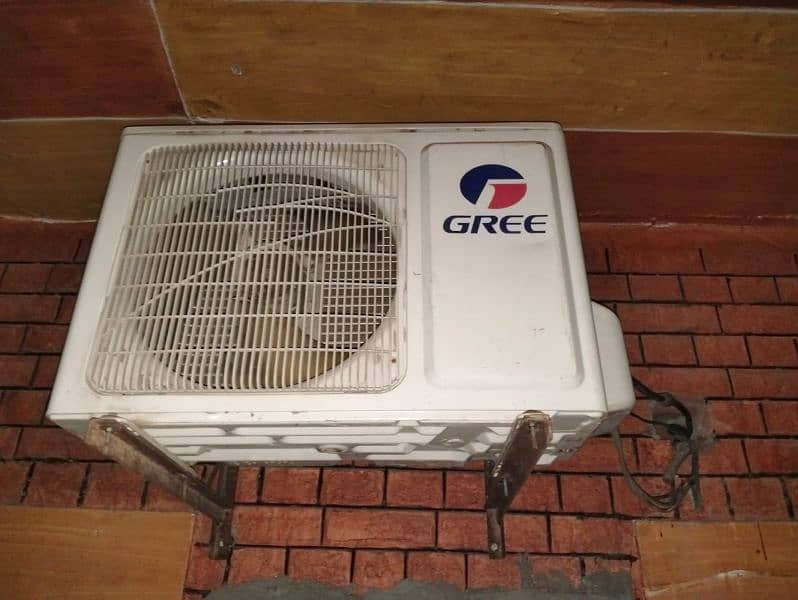 Gree 1.5 inverter Ac Heat and Cool 1