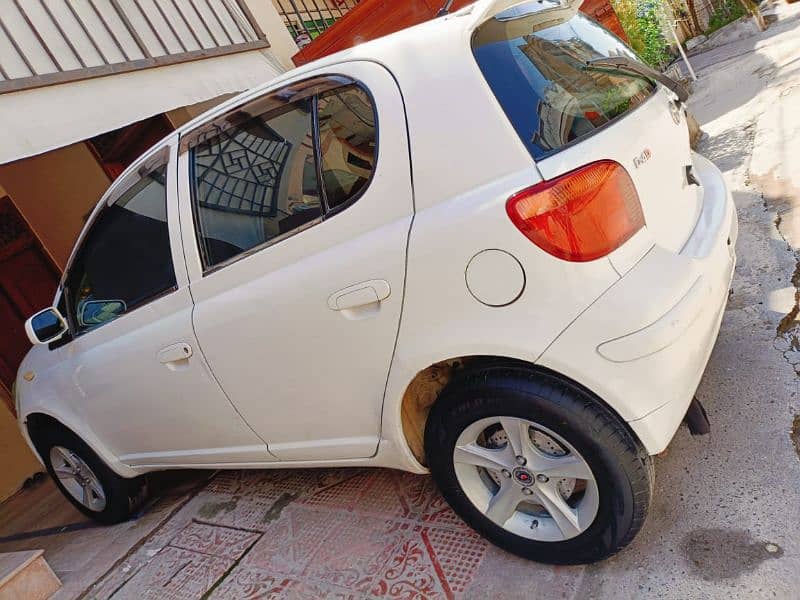 Toyota Vitz 2002 10