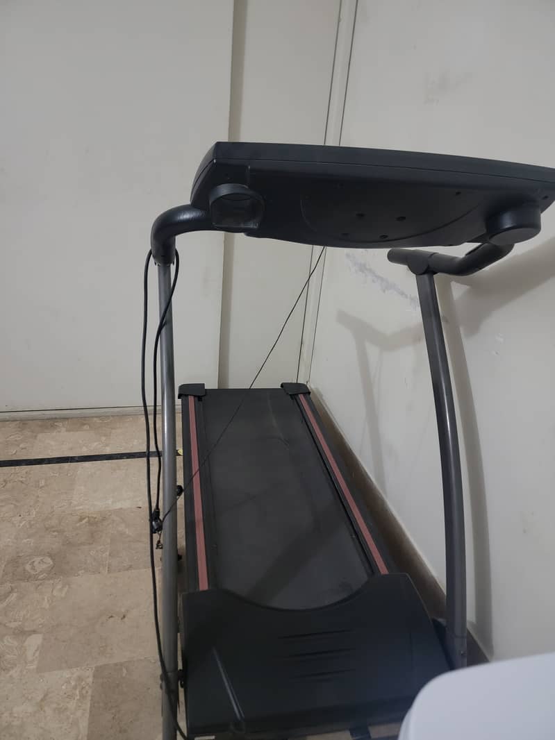 Treadmill for sale 40000 0