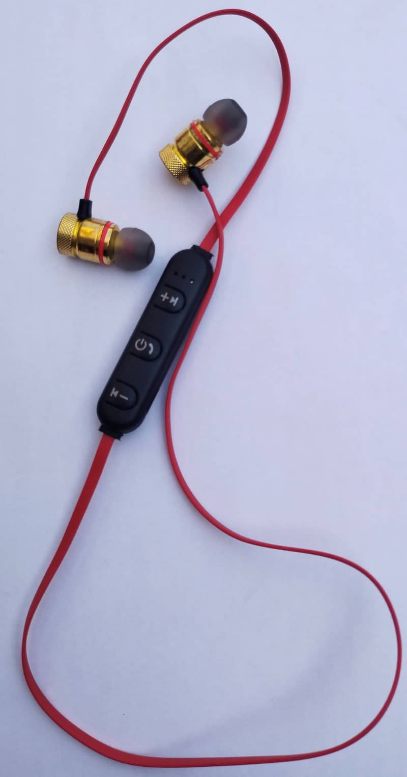 Magnetic Bluetooth handsfree 1