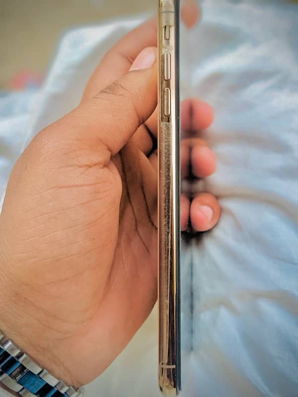 i phone xs max pta approve 256gb Gold colour 6