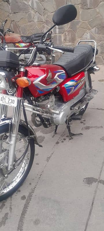 Honda 125 bike 4