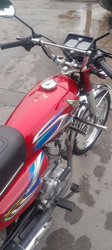 Honda 125 bike 5